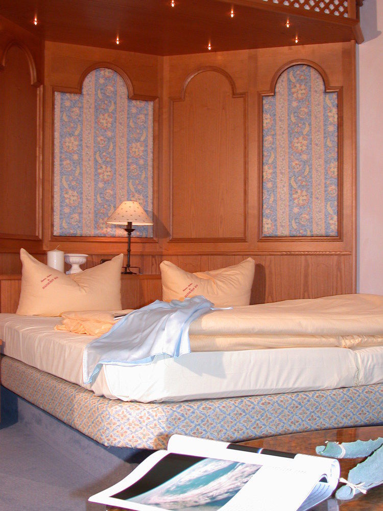 Hotel Spanischer Hof Gröditz Екстериор снимка