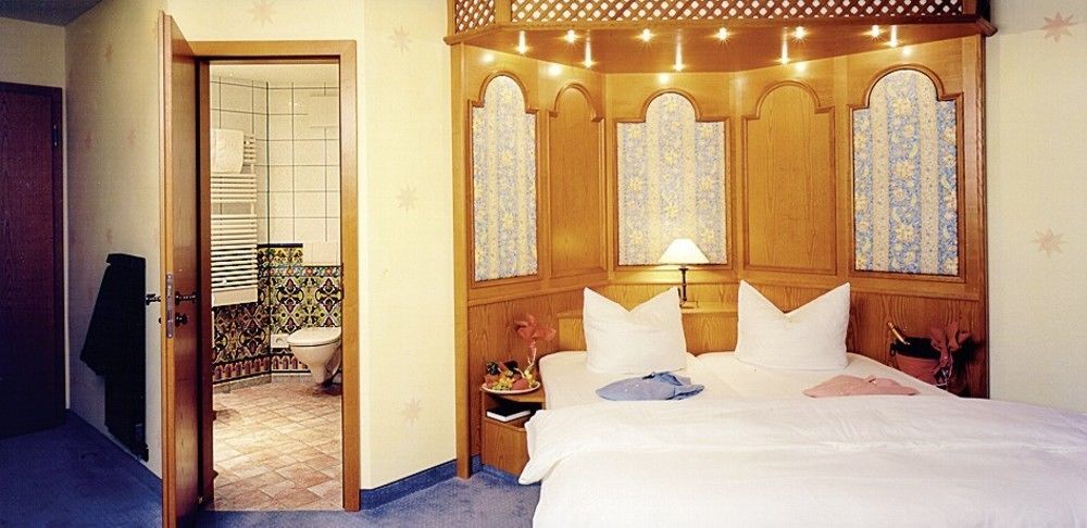 Hotel Spanischer Hof Gröditz Екстериор снимка