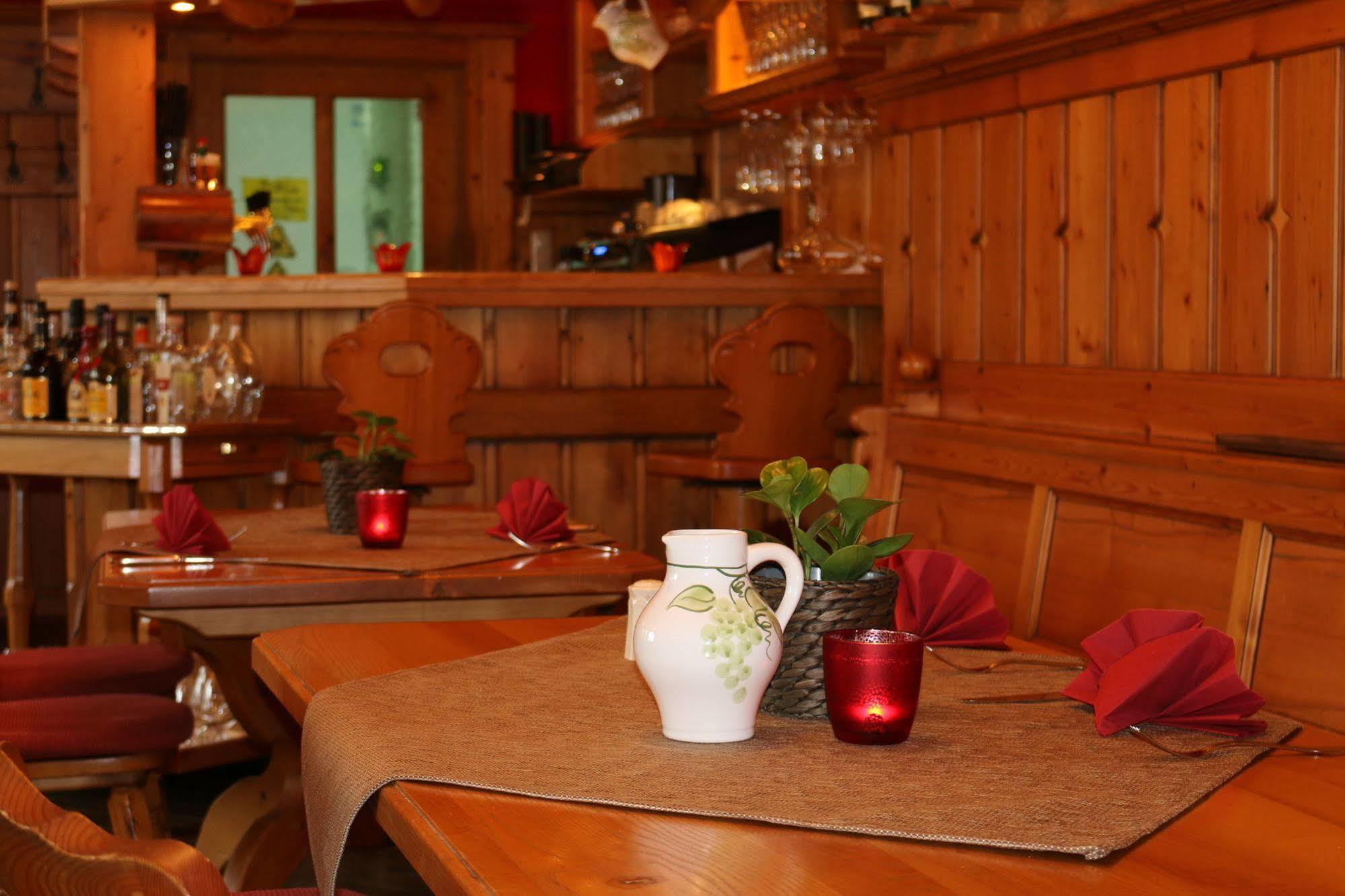 Hotel Spanischer Hof Gröditz Екстериор снимка