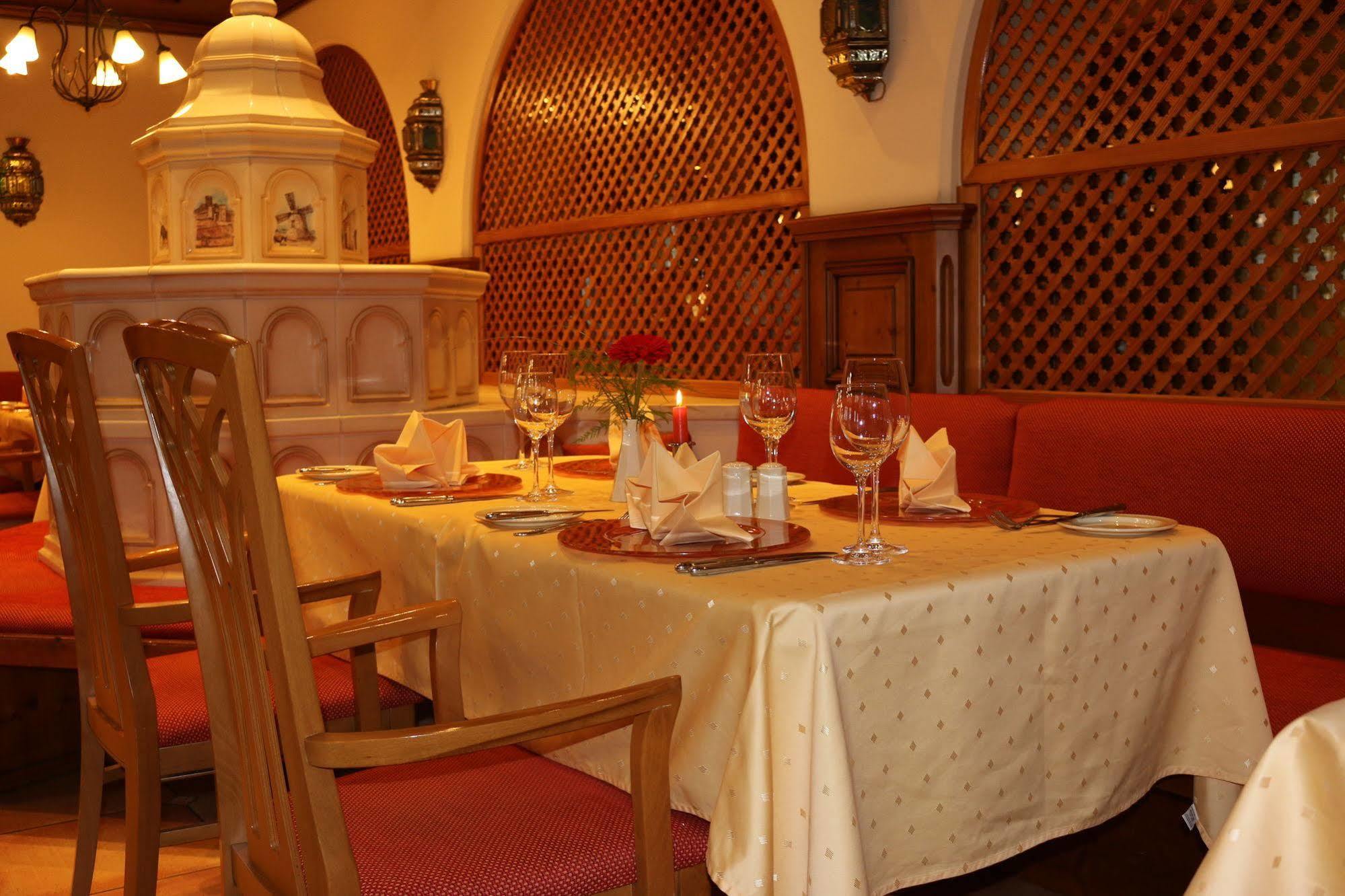 Hotel Spanischer Hof Gröditz Екстериор снимка