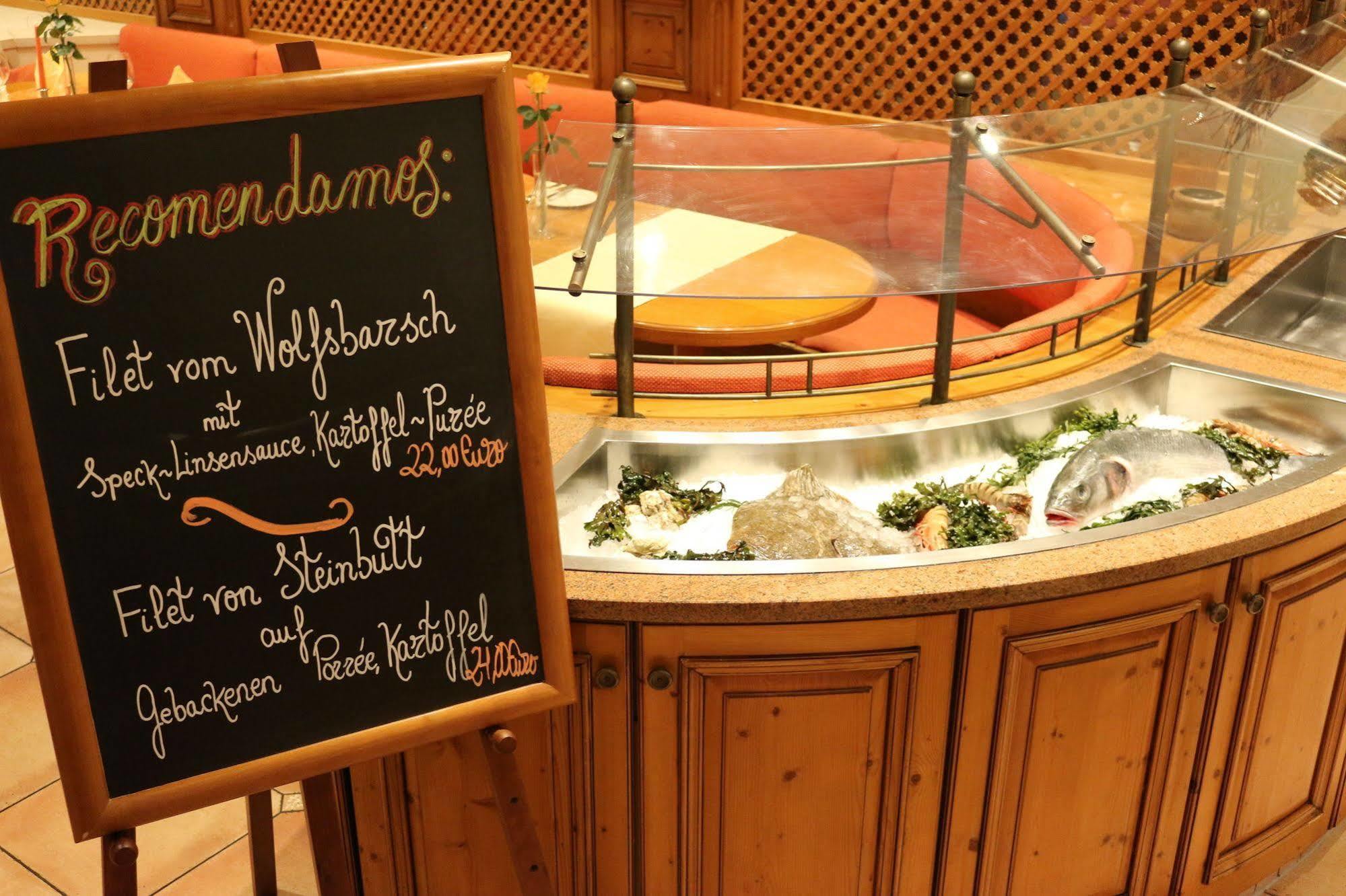 Hotel Spanischer Hof Gröditz Екстериор снимка