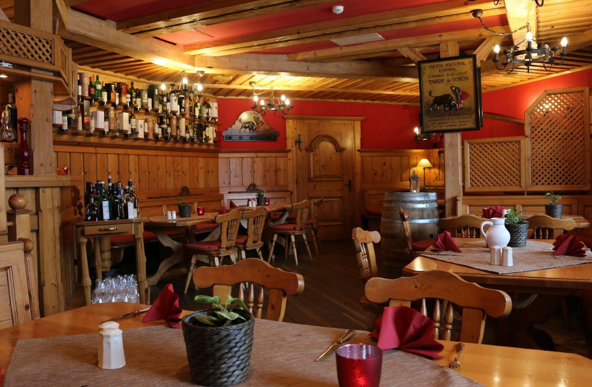 Hotel Spanischer Hof Gröditz Екстериор снимка