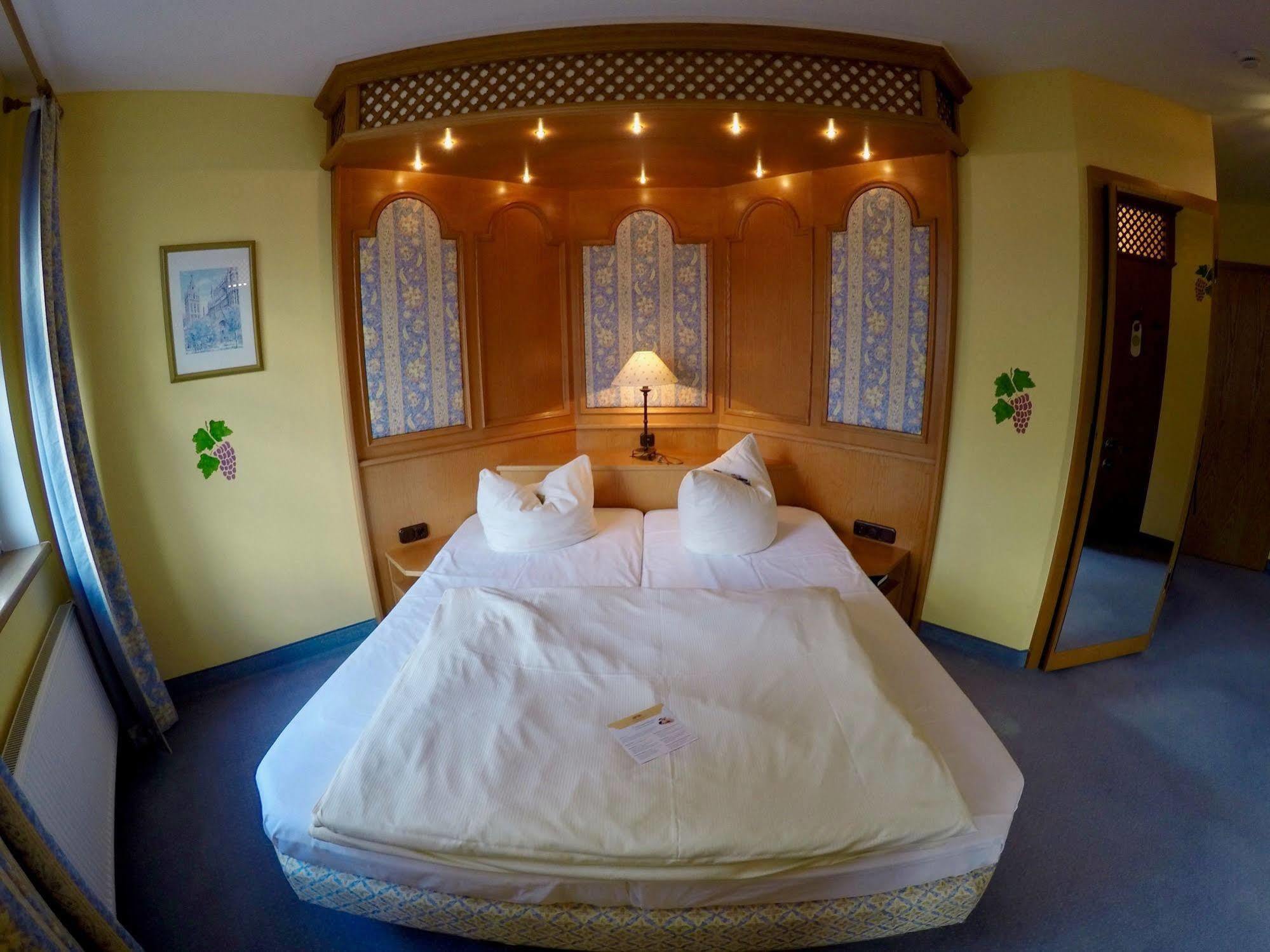 Hotel Spanischer Hof Gröditz Екстериор снимка