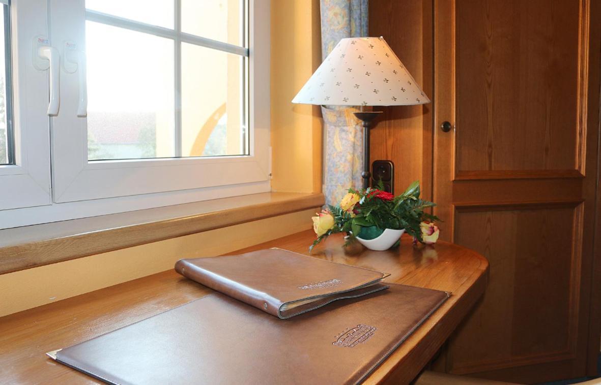 Hotel Spanischer Hof Gröditz Екстериор снимка