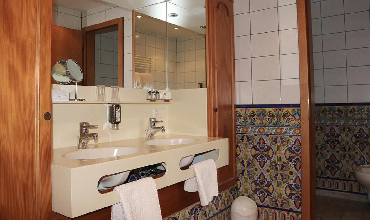 Hotel Spanischer Hof Gröditz Екстериор снимка