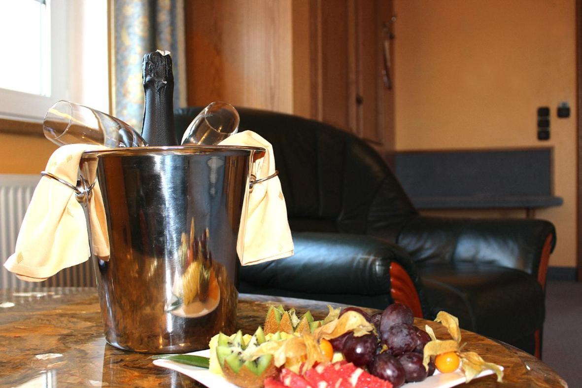 Hotel Spanischer Hof Gröditz Екстериор снимка