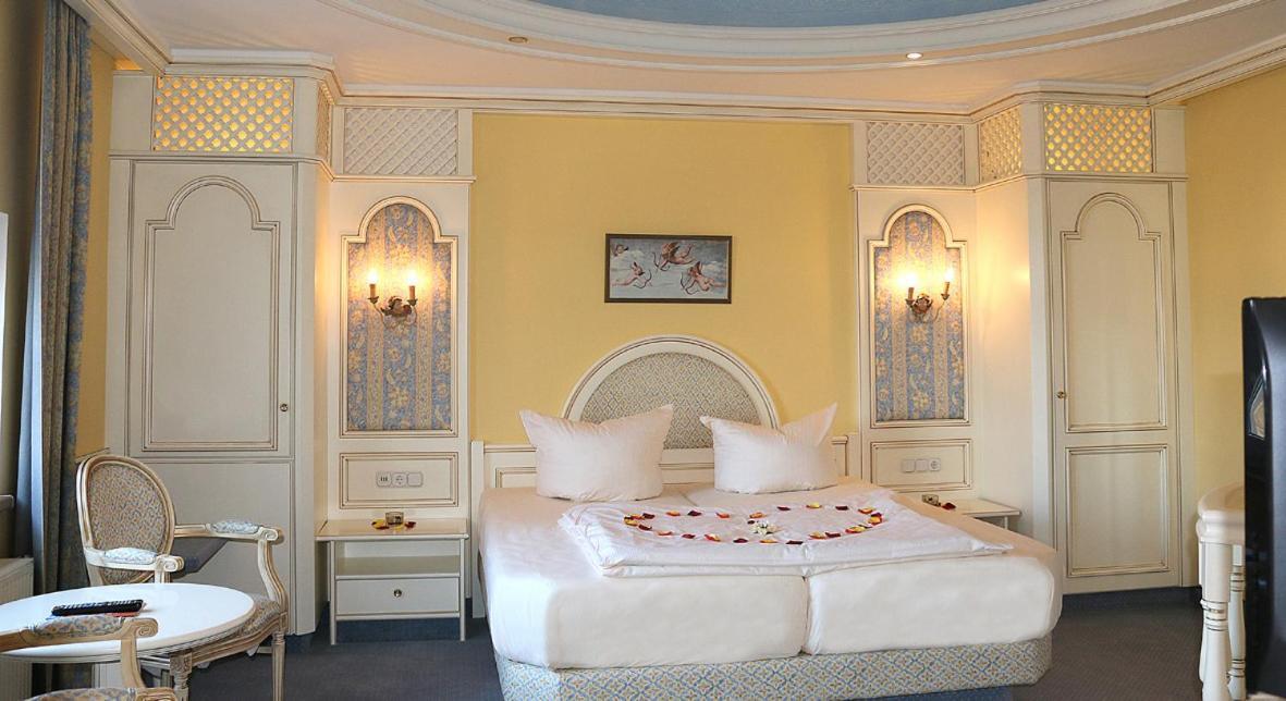 Hotel Spanischer Hof Gröditz Екстериор снимка