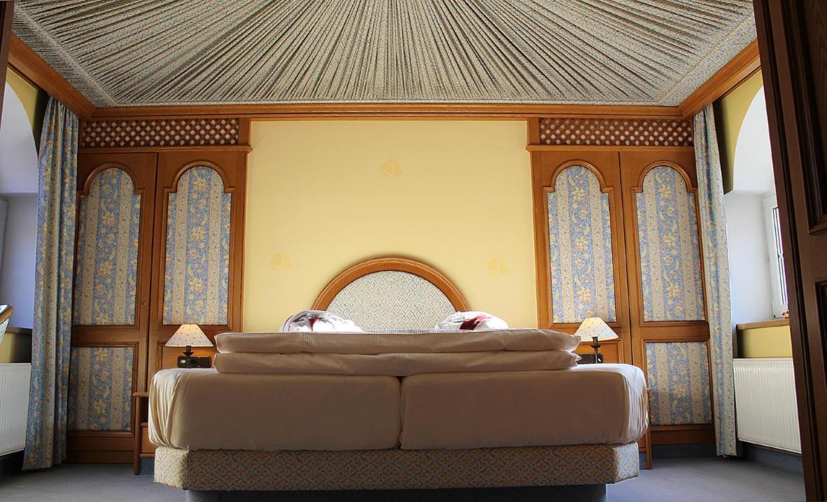 Hotel Spanischer Hof Gröditz Екстериор снимка