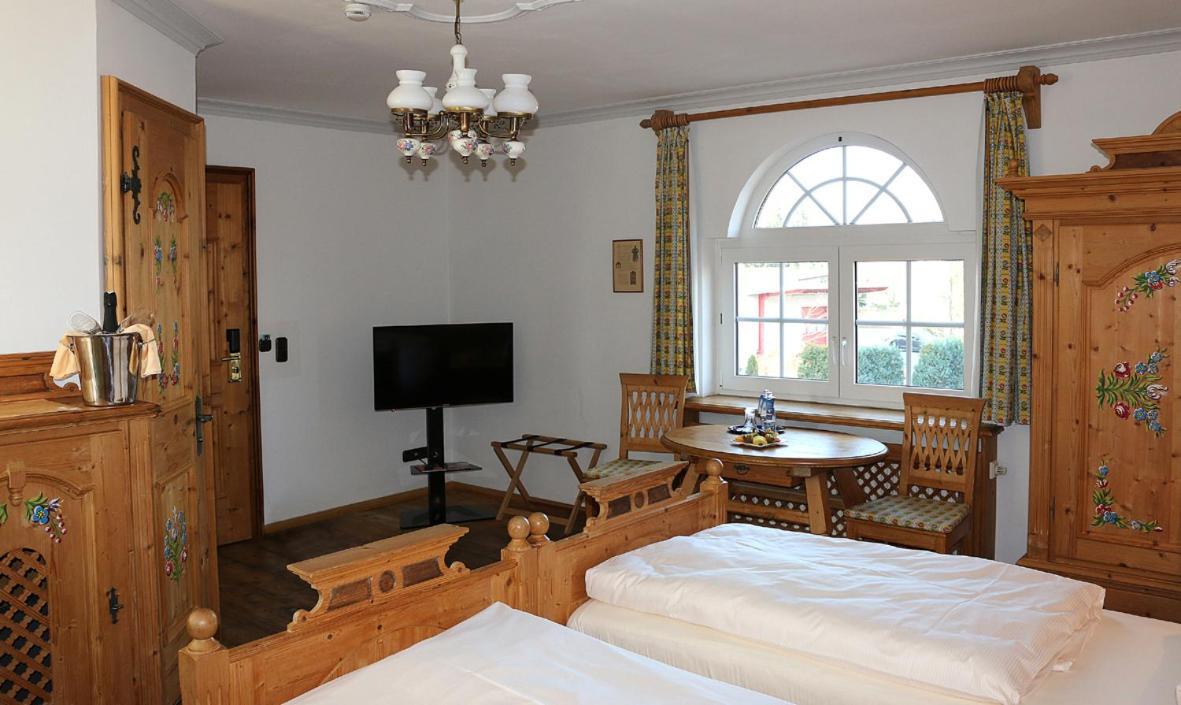 Hotel Spanischer Hof Gröditz Екстериор снимка