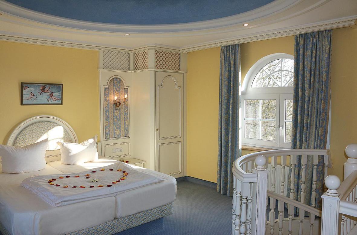 Hotel Spanischer Hof Gröditz Екстериор снимка