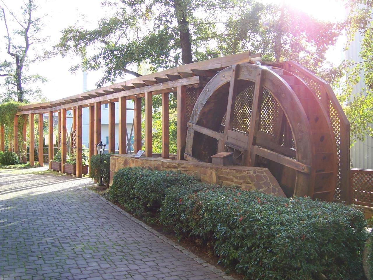 Hotel Spanischer Hof Gröditz Екстериор снимка
