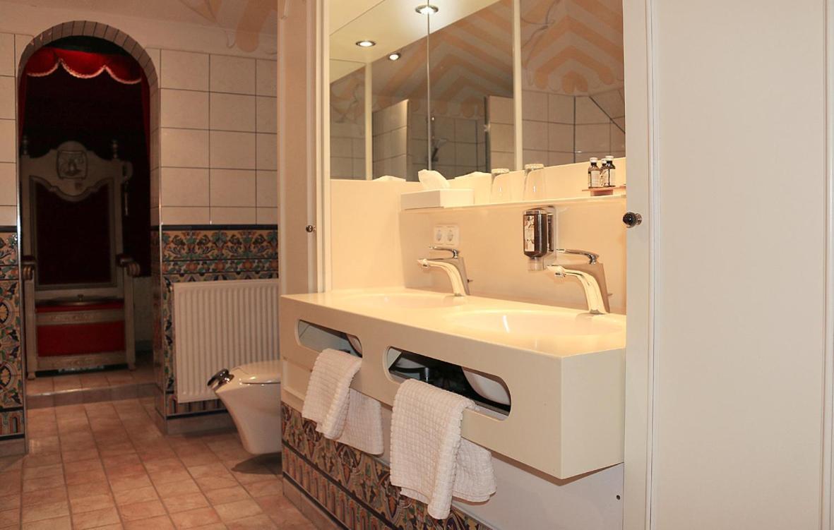 Hotel Spanischer Hof Gröditz Екстериор снимка