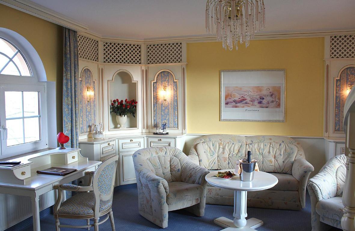 Hotel Spanischer Hof Gröditz Екстериор снимка