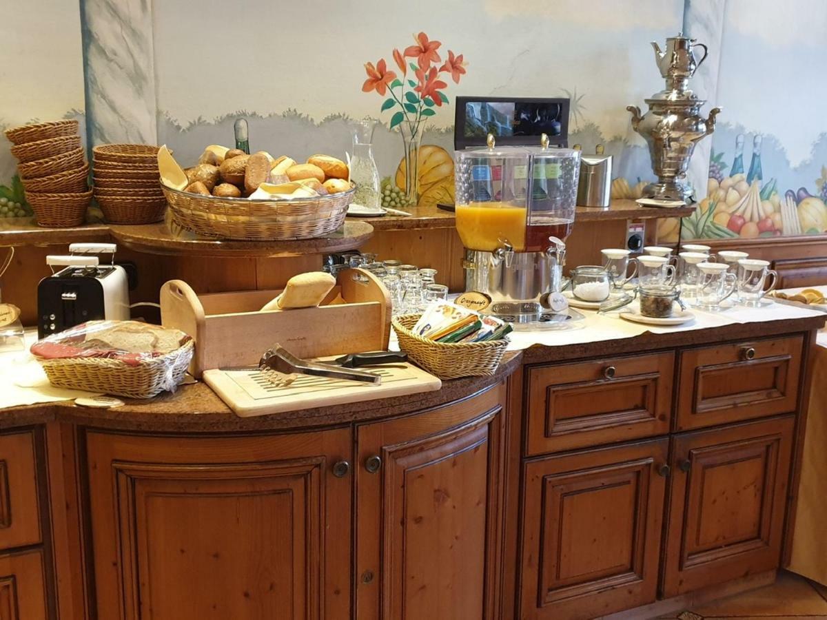 Hotel Spanischer Hof Gröditz Екстериор снимка